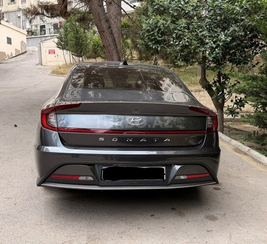 Hyundai Sonata-4