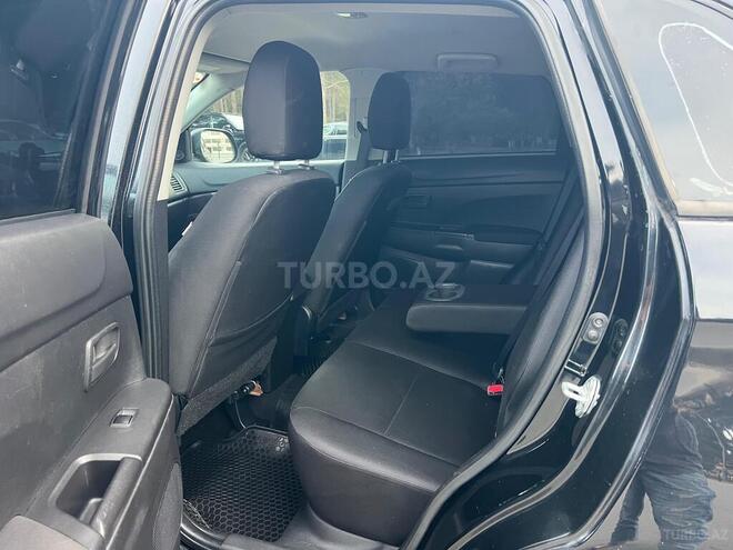 Mitsubishi Outlander Sport-3