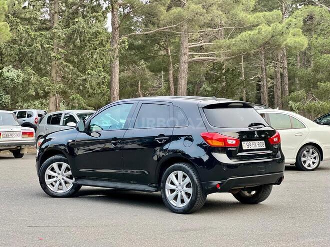 Mitsubishi Outlander Sport-4