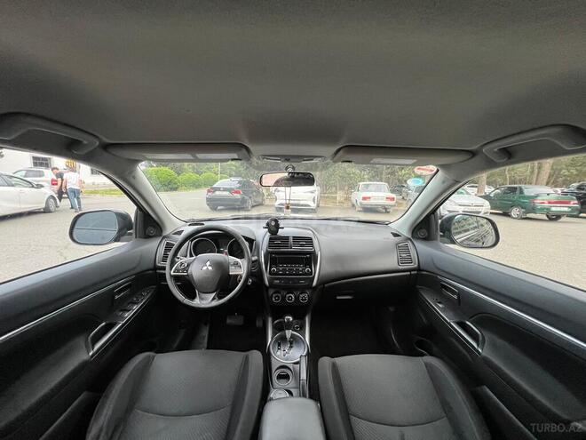Mitsubishi Outlander Sport-8