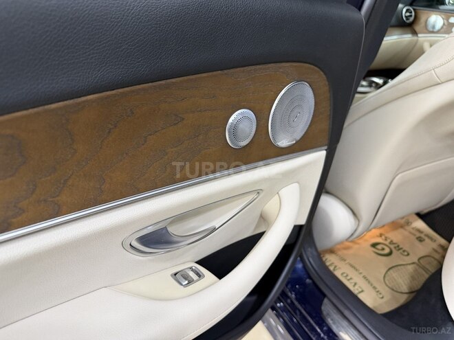 Mercedes E 300-12