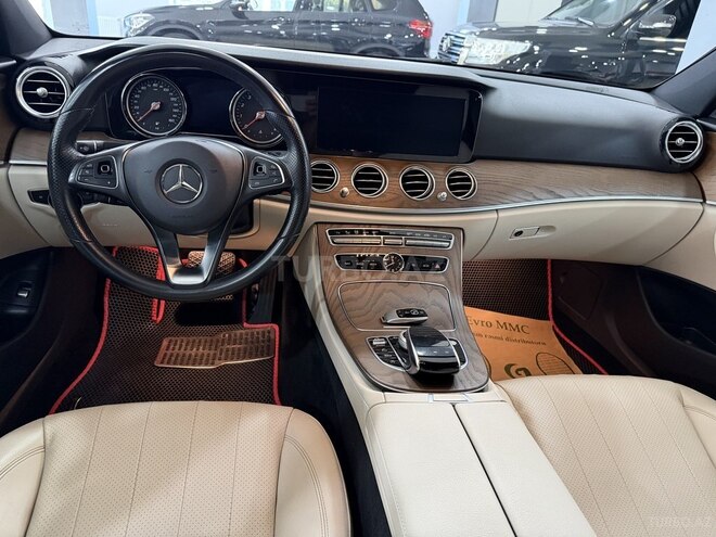 Mercedes E 300-11
