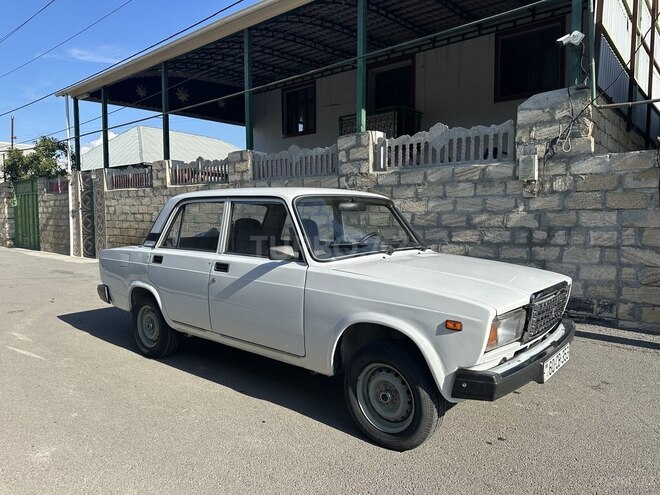 LADA (VAZ) 2107-2