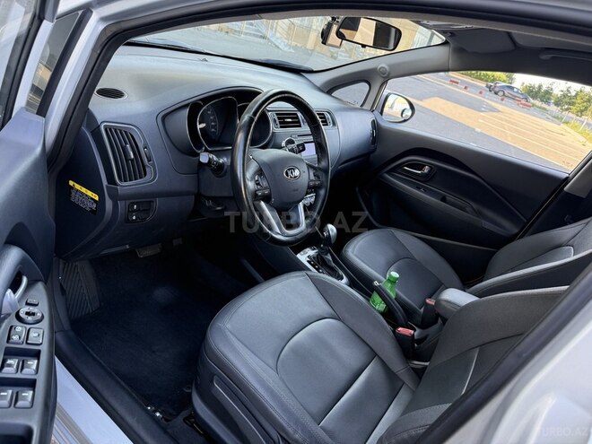 Kia Rio-10