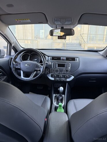 Kia Rio-12