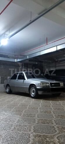 Mercedes 190-4