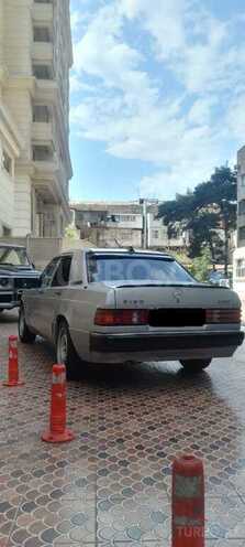 Mercedes 190-2