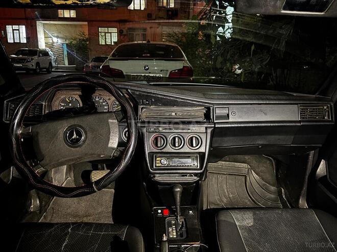 Mercedes 190-15