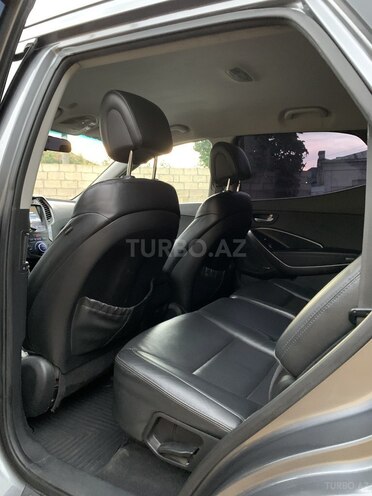 Hyundai Santa Fe-13