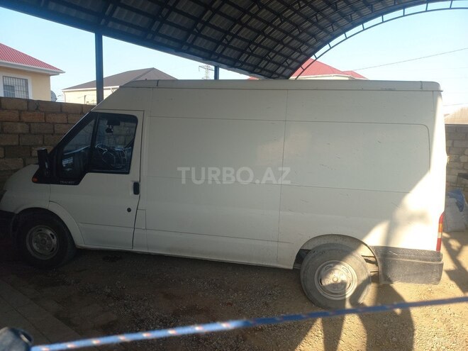 Ford Transit-7