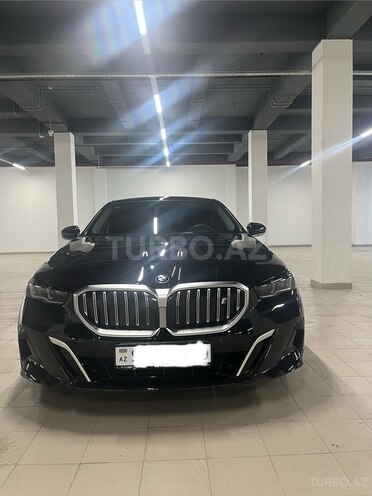 BMW i5-1