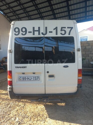 Ford Transit-10