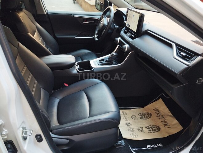 Toyota RAV4-7