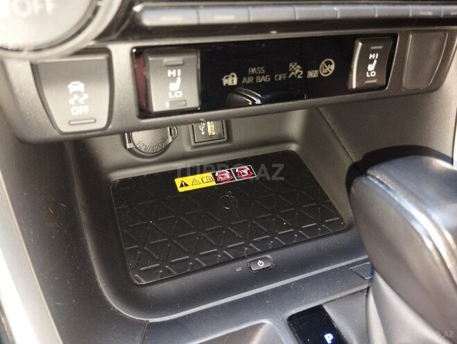 Toyota RAV4-14