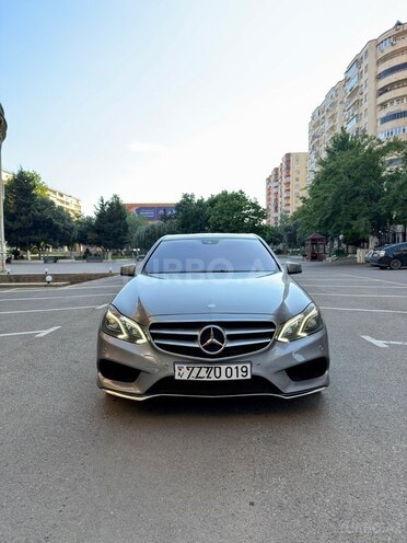 Mercedes E 220-1