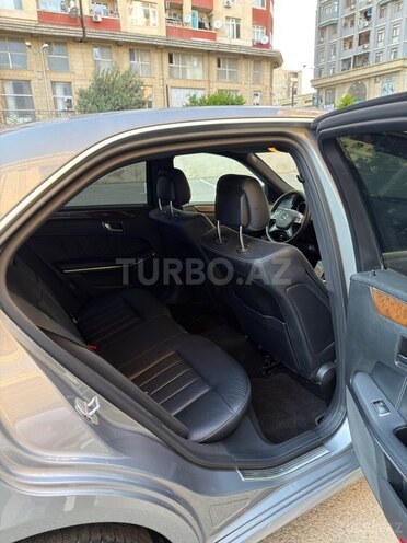 Mercedes E 220-9