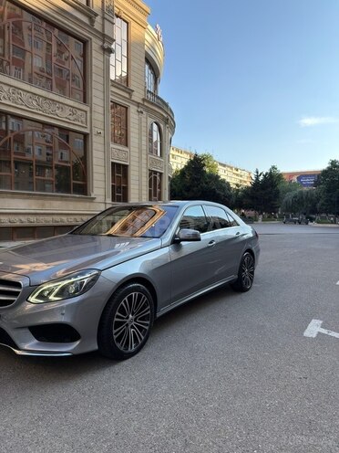 Mercedes E 220-6