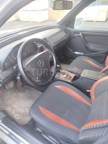 Mercedes C 180-7