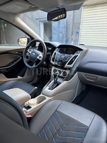 Ford Focus-6