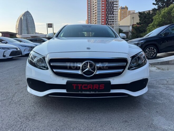 Mercedes E 220 d-1