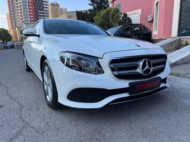 Mercedes E 220 d-2