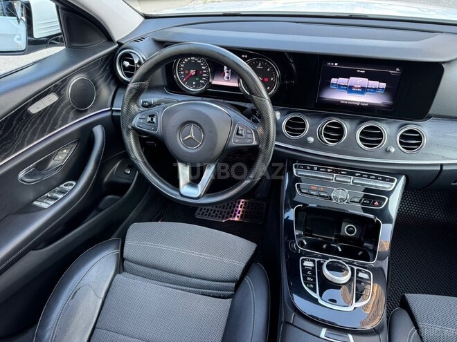 Mercedes E 220 d-13