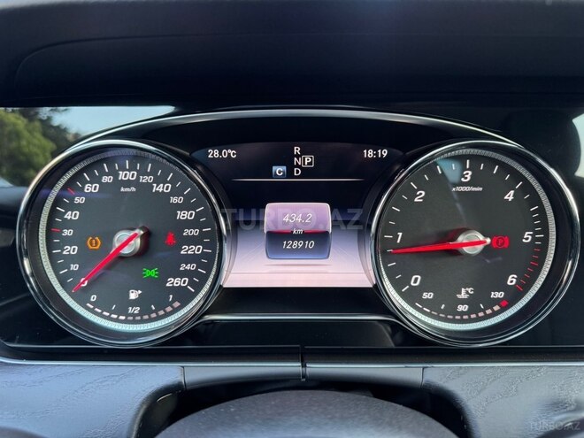 Mercedes E 220 d-17