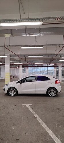 Kia Rio-4