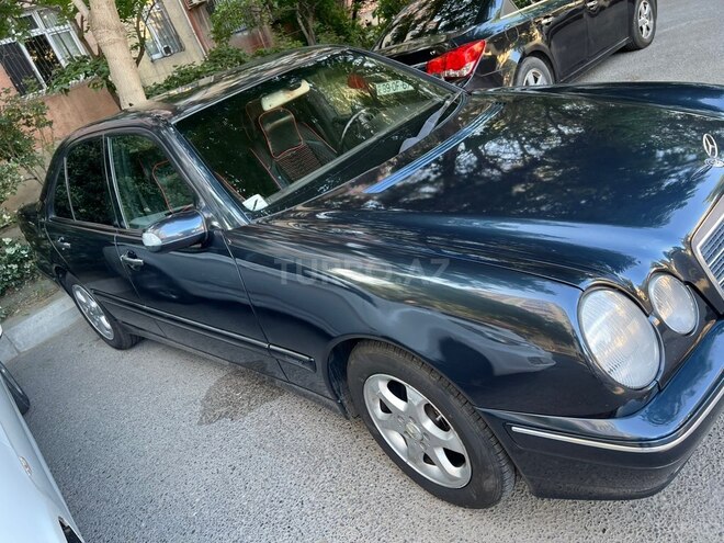 Mercedes E 220-3