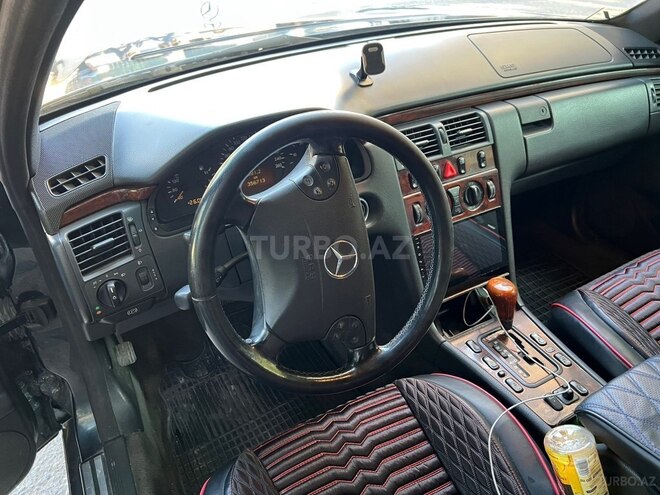 Mercedes E 220-7