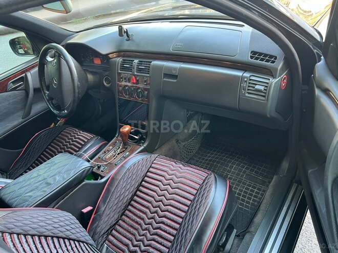 Mercedes E 220-5