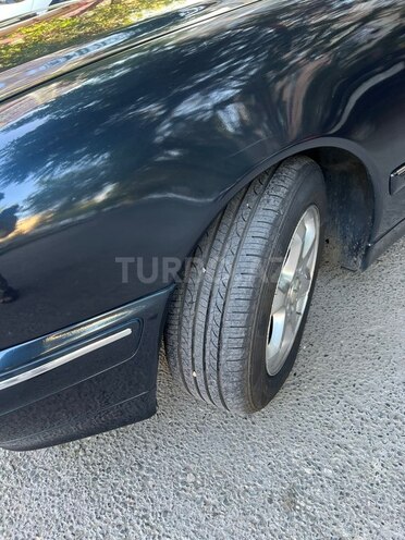 Mercedes E 220-13