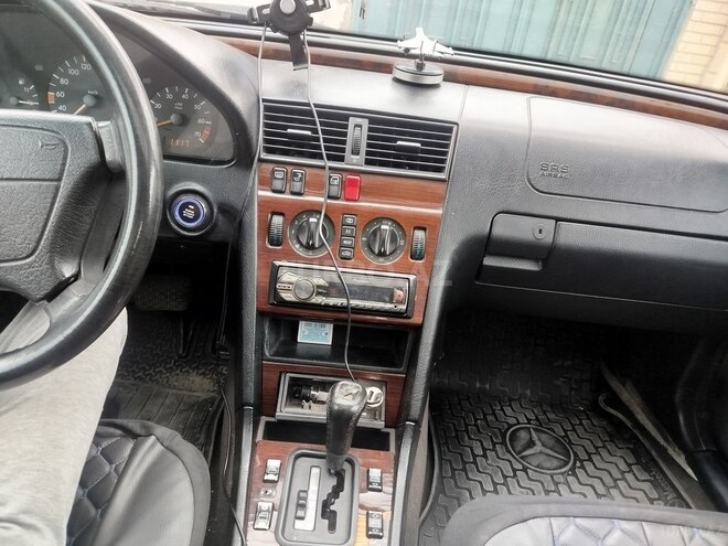Mercedes C 220-9