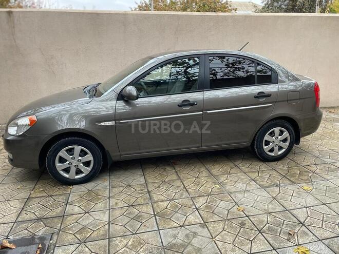 Hyundai Accent-6