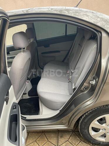 Hyundai Accent-8