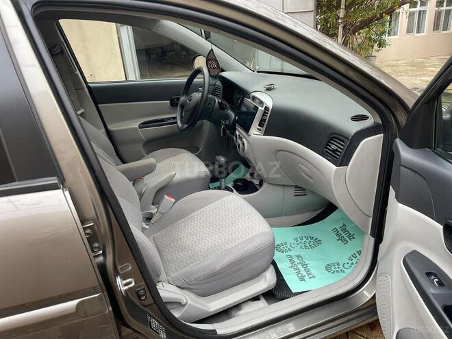 Hyundai Accent-3