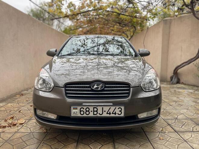 Hyundai Accent-1