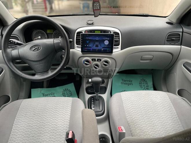 Hyundai Accent-2