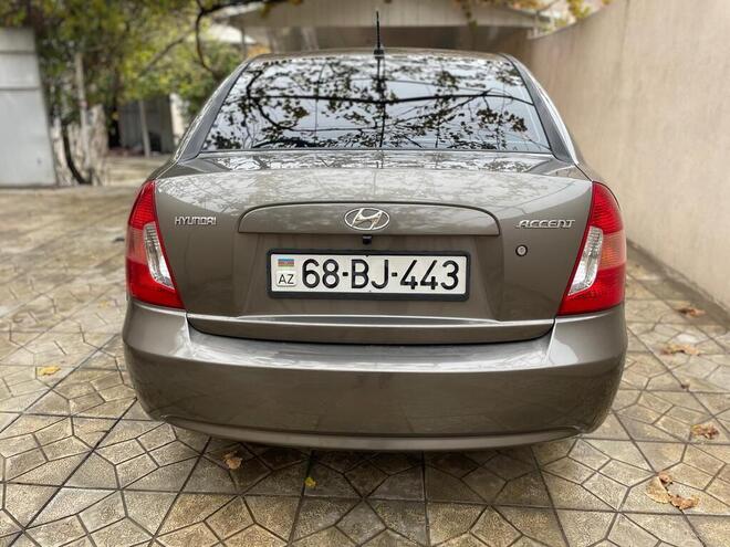 Hyundai Accent-5