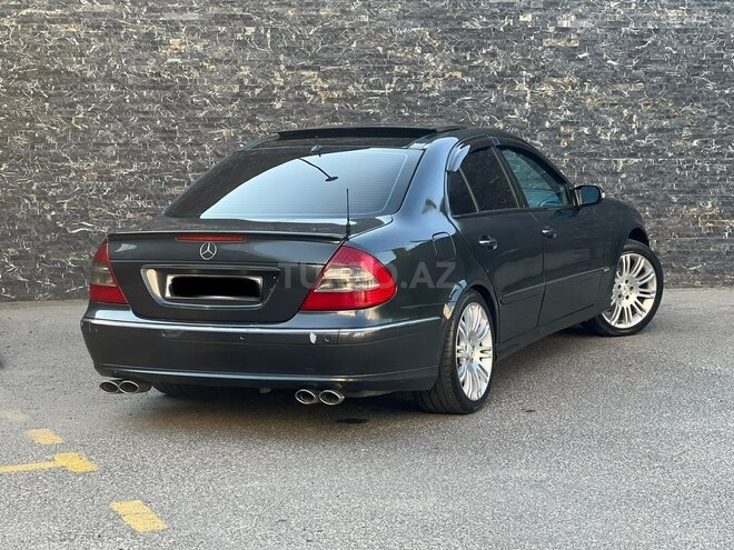 Mercedes E 320-9