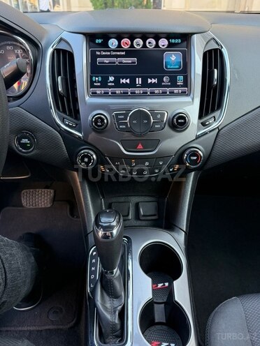 Chevrolet Cruze-12