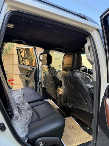 Toyota Land Cruiser Prado-17