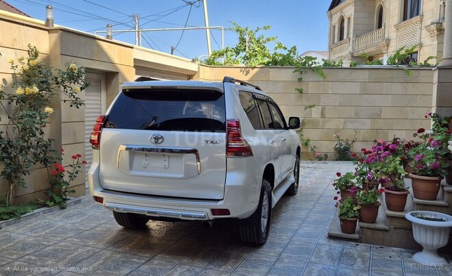 Toyota Land Cruiser Prado-11