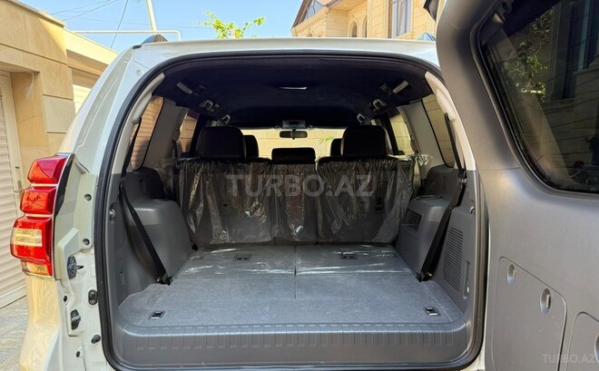 Toyota Land Cruiser Prado-18