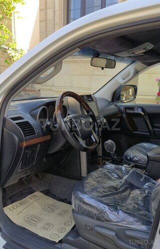 Toyota Land Cruiser Prado-15