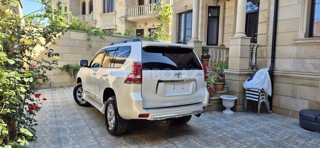 Toyota Land Cruiser Prado-10