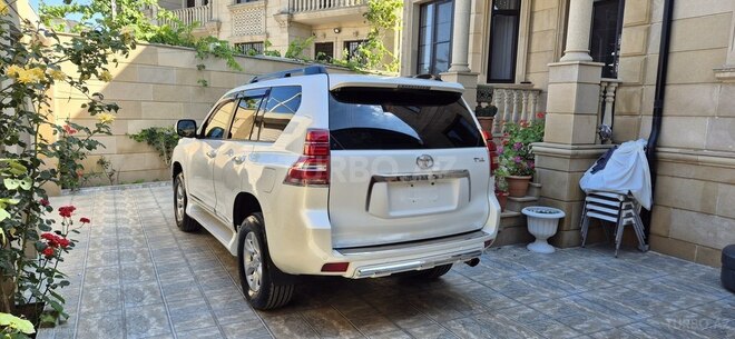Toyota Land Cruiser Prado-8