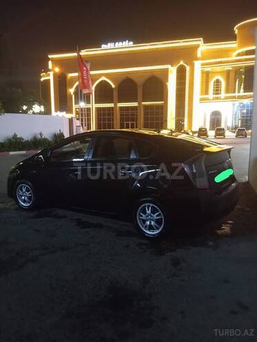 Toyota Prius-5