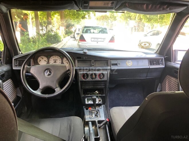 Mercedes 190-2