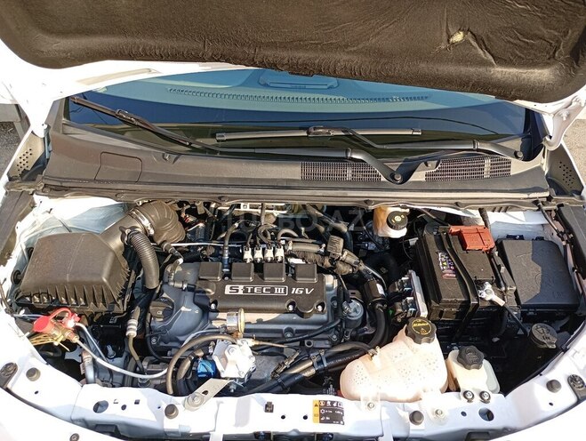 Chevrolet Cobalt-13
